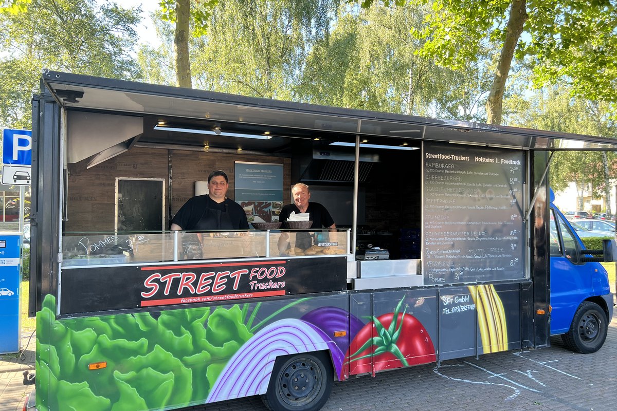 Stand der Streetfood-Truckers auf dem Fest der Vereine und Verbände 2023